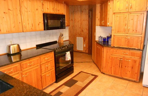 Crystal River House | Large Waterfront home Surrounded By Nature Close To Plantation Inn/Kings Bay