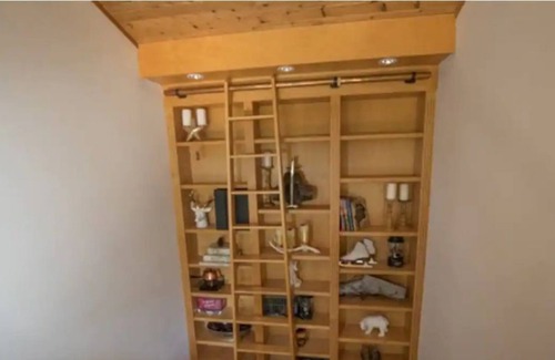 Hyak House | Large Well-Appointed Mountain Home, Great Location