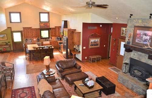 Victor House | Large Western Home,Beautiful Summer/Winter Settings ,Near Jackson Hole