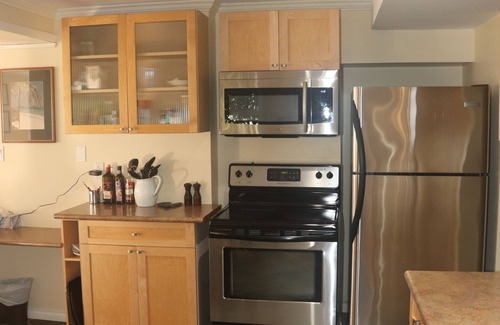 District of North Vancouver House | Large Whistleresque walk out Garden suite & beautifully landscaped yard