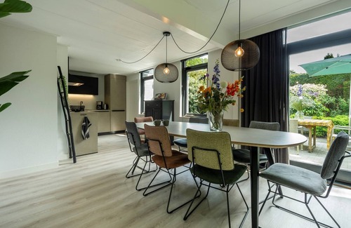 Nieuw-Haamstede House | Larixweg 4 holiday villa on a unique location near the sea