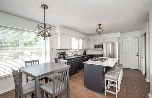 Mason House | Lark Meadow Retreat – Sleeps 10!