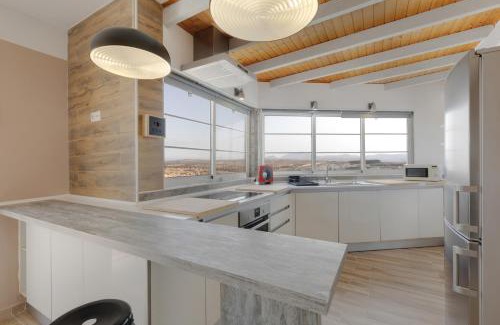 Bahia Calma House | Las Arenas Family