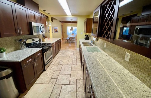 Las Vegas House | Las Vegas Pool House! Ranch Home With Salt Pool and High Speed Internet Close Drive to Strip.