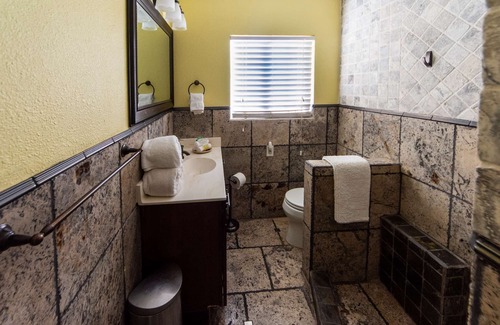 Las Vegas House | Las Vegas Pool House! Ranch Home With Salt Pool and High Speed Internet Close Drive to Strip.