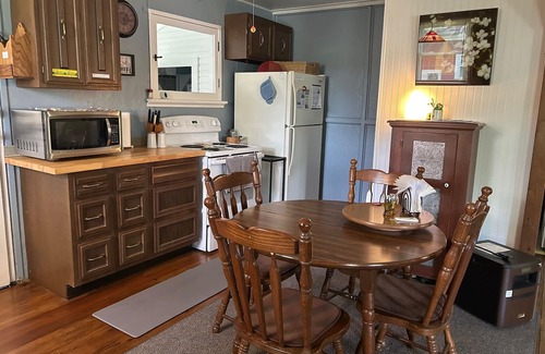 Lakeville Cottage | Last Chance 125/nt after discount Oct 13-17 -Lakefront Cottage at O'Dells Lake