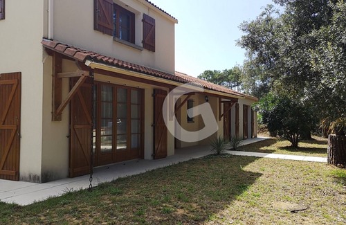Jard-sur-Mer House | Last Minute: Cozy House with Heated Pool Near Sea, Sleeps 8, Jard-sur-Mer