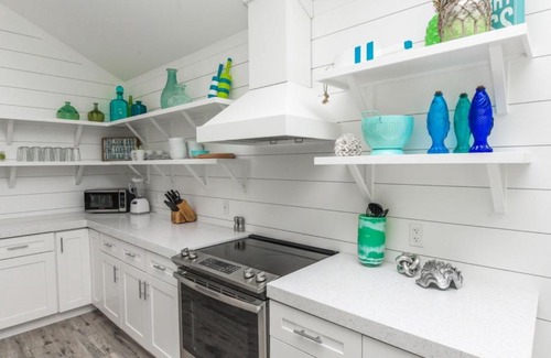 Holmes Beach House | Last Resort by AMI Locals