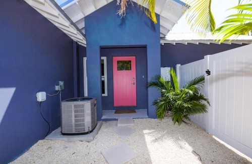 Holmes Beach House | Last Resort by AMI Locals