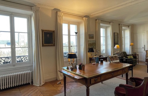 Latin Apartment | Latin Quarter Pantheon/Notre Dame quartier! 120 mètres with a VIEW!