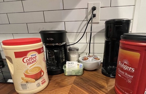 Brighton Apartment | Launchpad~3 Beds, Rain Shower, Top Golf NearBy