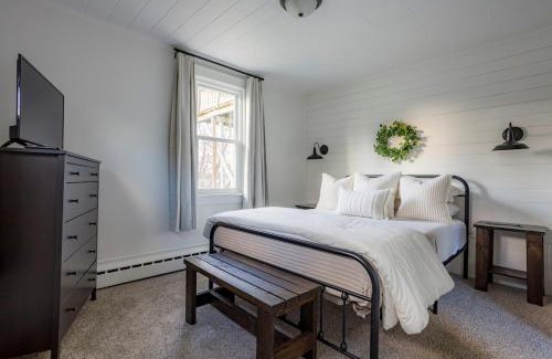 Lockport Apartment | Laundry Room, Near Hwy, Parking Next To Entrance