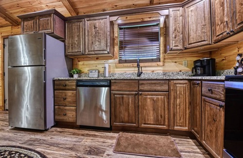 Cosby Cabin | Laura Bell on Cosby Creek East Tennessee