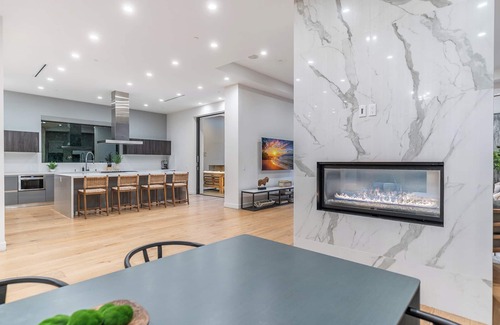 Melrose House | Laurel K Villa: Stylish 4-Bdr Escape w Pool & Spa
