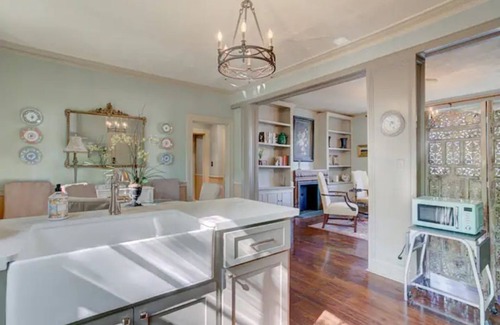 Greater Belhaven Apartment | “Laurel”-Lovely, light-filled apartment.
