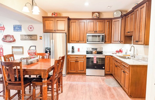 Woodlawn House | Laurel Mountain Getaway - On Crooked Creek Trout Stream - Sleeps 22 - Hot Tub