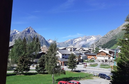 Les Deux Alpes Apartment | Lauvitel J2 at the foot of the slopes and lifts