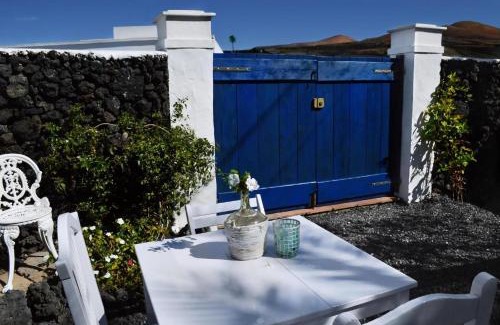 Uga House | Lavastein Bauernhaus Yazmina Mit Schönem Garten