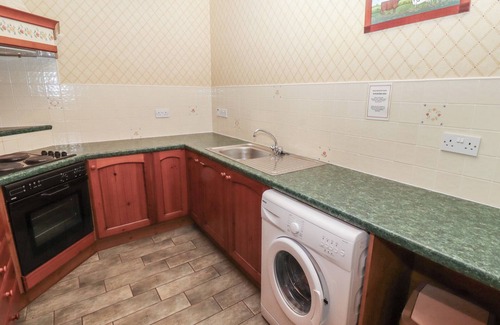 Akeld Cottage | LAVENDER COTTAGE, family friendly, with pool in Wooler