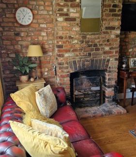 Runnymede House | Lavender Cottage