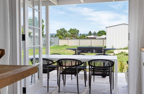 Cessnock Cottage | Lavender Cottage - Minutes to Wineries