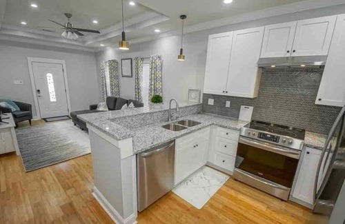 Hoffman Triangle House | LaVie est Belle - Life is Beautiful -Uptown