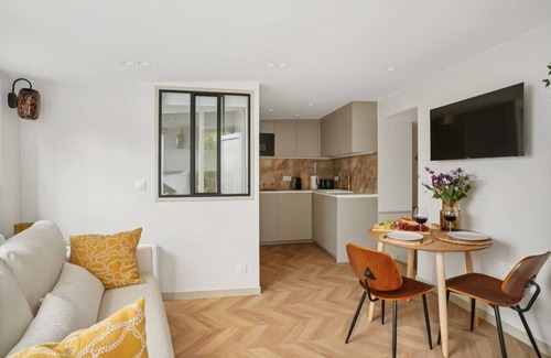 Auteuil Apartment | Lavie Maison AC & Terrace