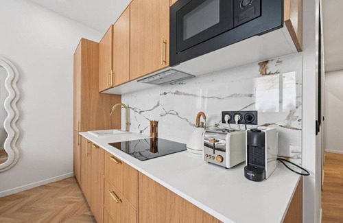 Saint-Thomas-d'Aquin Apartment | Lavie Maison : Sauna, Hot Tub & AC Close Eiffel