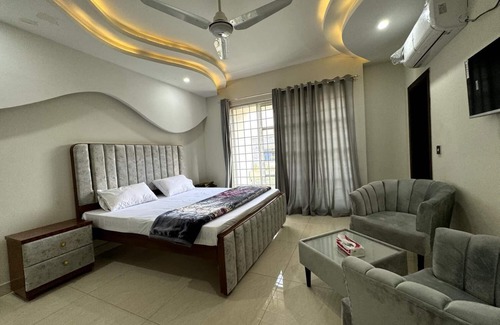 Fatehjang House | Lavish Guest Line