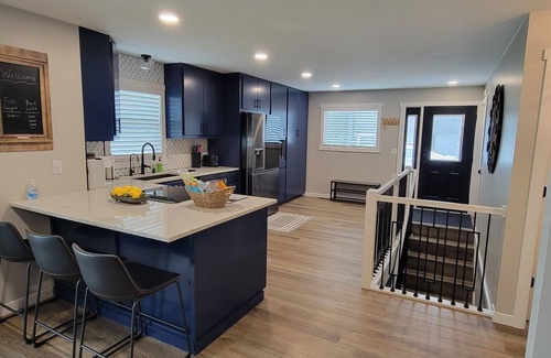 Motley House | Lavish Renovated Lake Home on Shamineau - HIGHLY RATED!