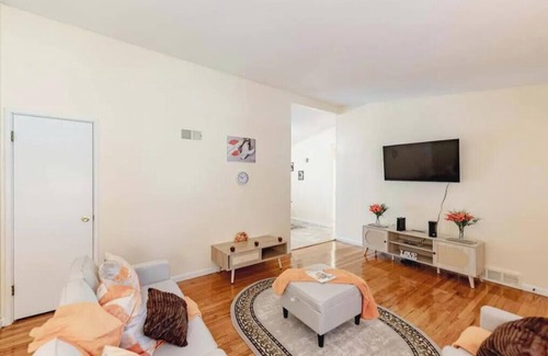 Florissant House | Lavish Stay