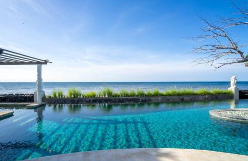 Tukad Mungga Villa | Lawira Beachfront Villa Lovina