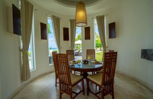 Tukad Mungga Villa | Lawira Beachfront Villa Lovina