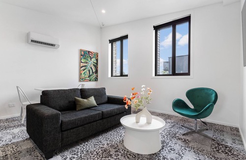 Avondale Cottage | Layard Apartments 511 - West Auckland Apartment