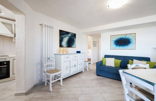 Pittulongu Apartment | Lazulino Suite - beachfront flat with garden