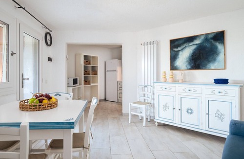 Pittulongu Apartment | Lazulino Suite - beachfront flat with garden