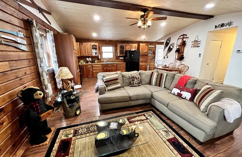 McHenry Cabin | Lazy Bear Cabin a Private Vacation Home