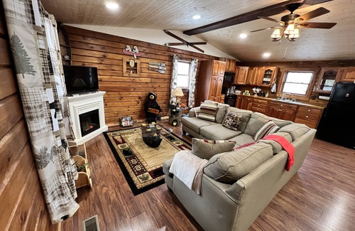 McHenry Cabin | Lazy Bear Cabin a Private Vacation Home