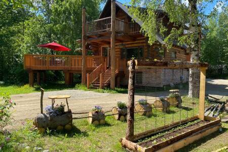 Talkeetna House | Lazy Bear Retreat at Talkeetna Lodge
