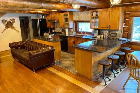 Talkeetna House | Lazy Bear Retreat at Talkeetna Lodge
