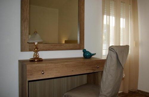 Nea Iraklitsa House | Lazy Cat Holiday House
