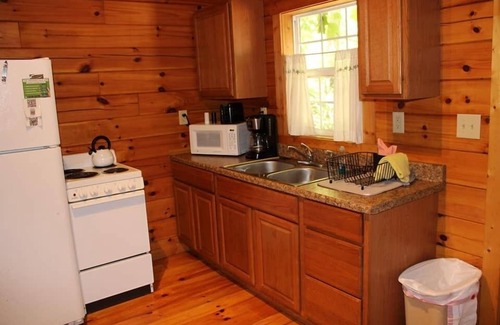 Logan Cabin | Lazy Lane Cabins - Jack Pine Hollow