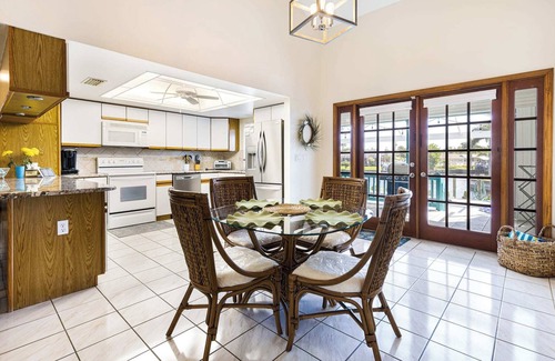 Lochmoor Waterway Estates House | Lazy Palm Retreat Heated Pool Jacuzzi Gulf Canal