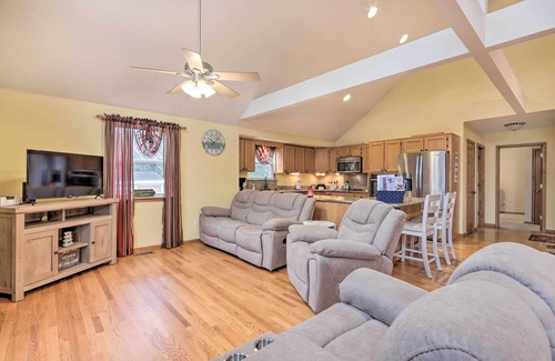 Warsaw House | 'Lazy RS Lakehouse' w/Hot Tub & Dock in Warsaw!