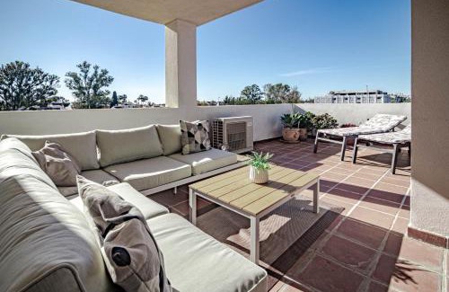 Marbella Apartment | LCR4- Large 3 bed apt close to beaches