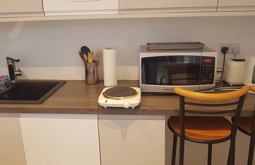 Becontree Apartment | Ldn Studio-Free Parking-15 min to Elizabeth Line