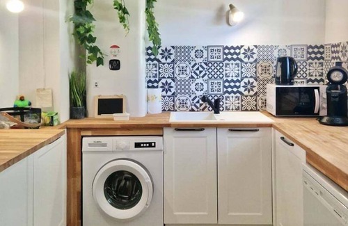 Costieres Apartment | Le 14, 2 bedrooms, A/C, comfort, near highways