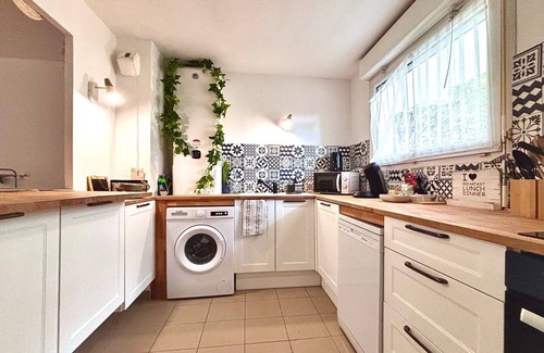 Costieres Apartment | Le 14, 2 bedrooms, A/C, comfort, near highways