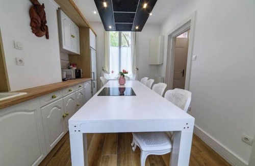 Douai Apartment | Le 304, Douais