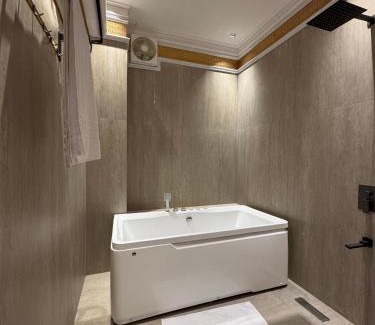 Lahore Hotel | Le Aura Grand - Luxury Smart Hotel in Lahore by Urban Homes